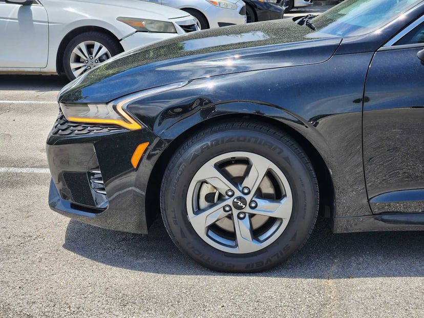 2023 Kia K5 - Image 8