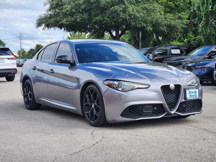 2020 Alfa Romeo Giulia - Image 2