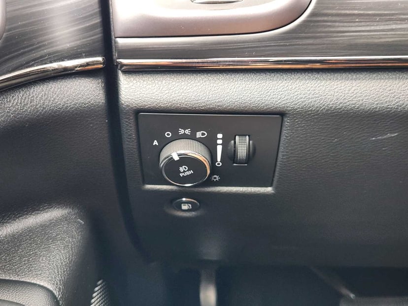 2020 Jeep Grand Cherokee - Image 22