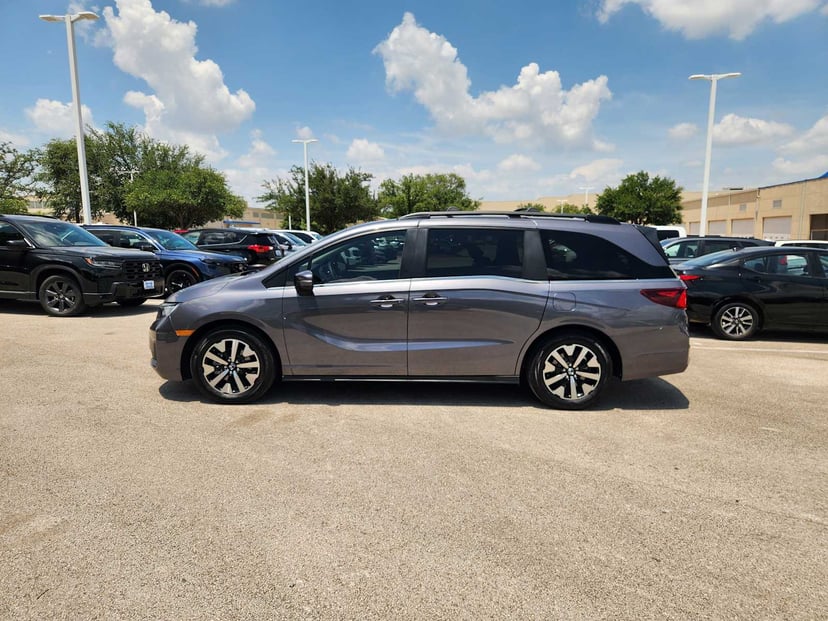 2026 Honda Odyssey - Image 3