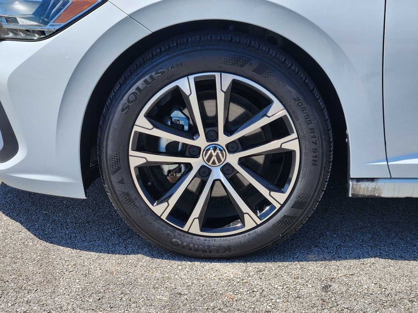 2023 Volkswagen Jetta - Image 9