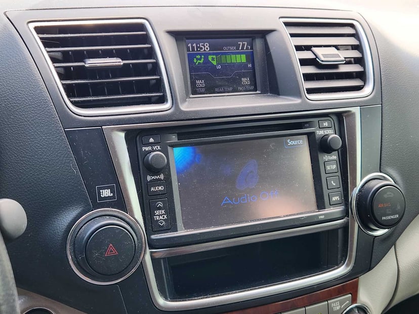 2013 Toyota Highlander - Image 16