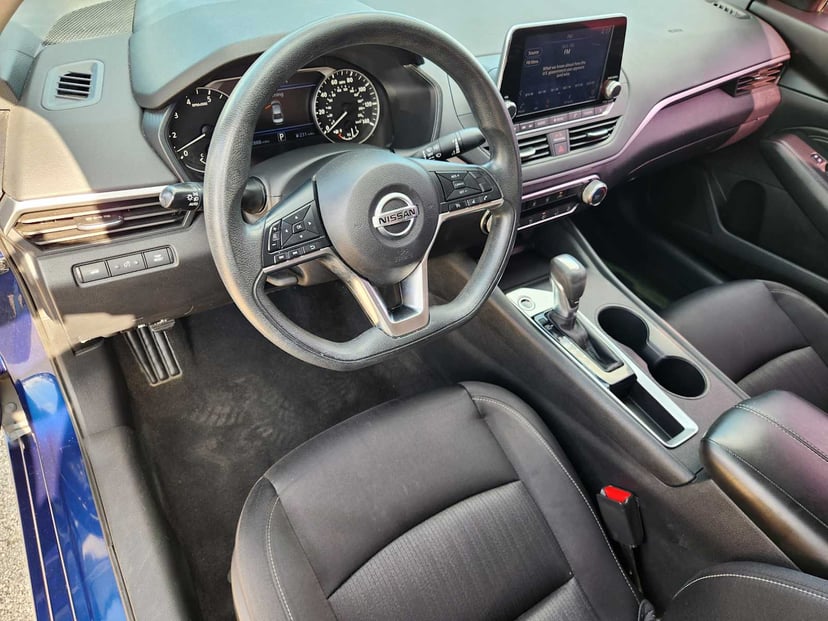 2019 Nissan Altima - Image 2