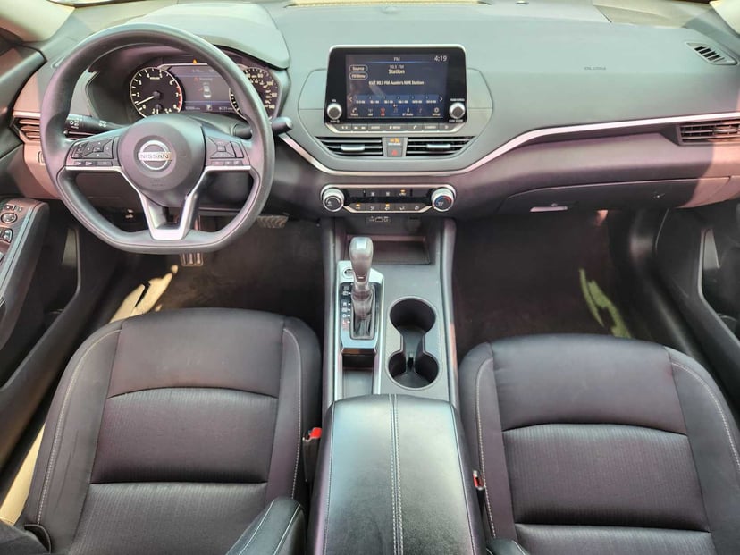 2019 Nissan Altima - Image 25