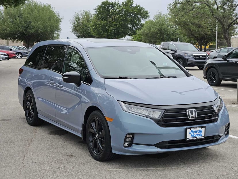 2023 Honda Odyssey - Image 3