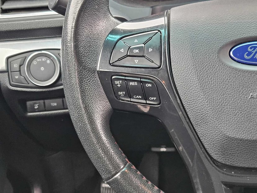 2017 Ford Explorer - Image 23