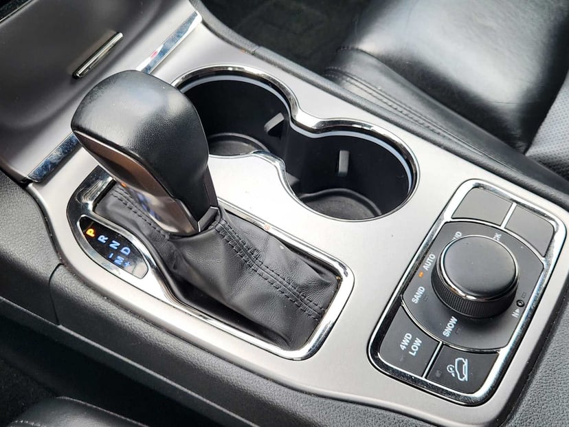 2020 Jeep Grand Cherokee - Image 20