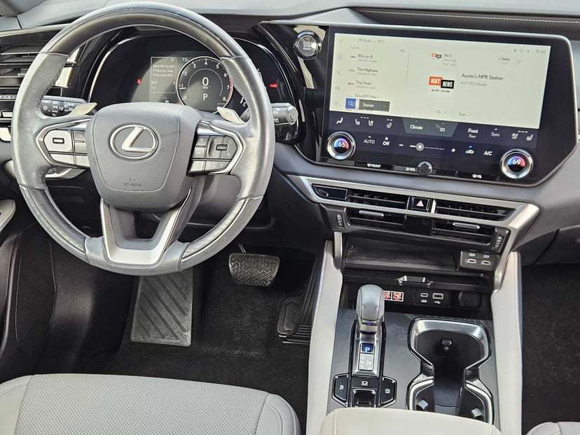 2023 LEXUS RX 350 - Image 26