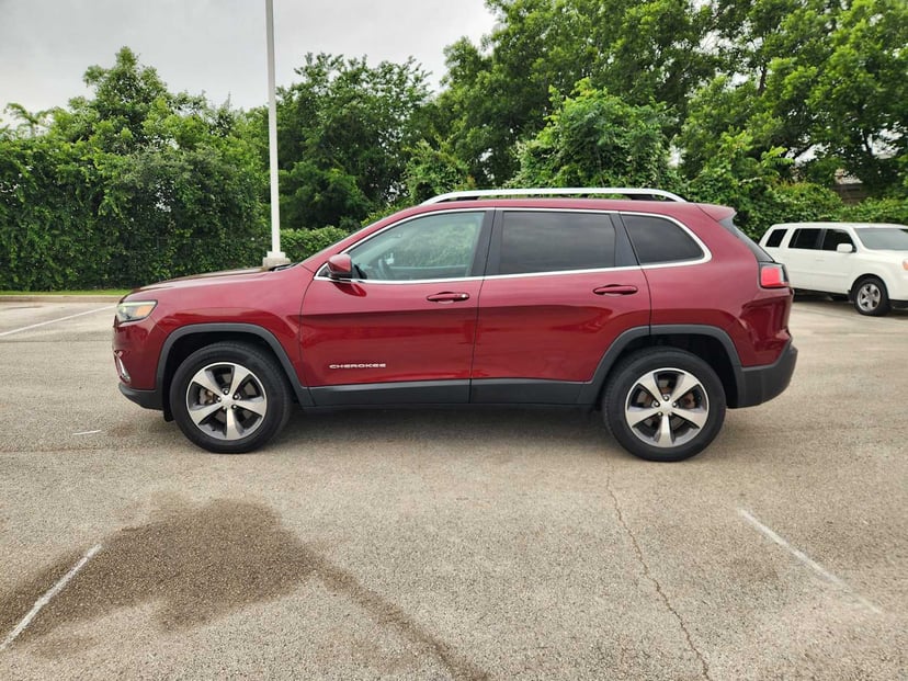 2020 Jeep Cherokee - Image 4