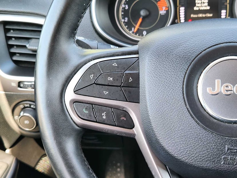 2019 Jeep Cherokee - Image 27