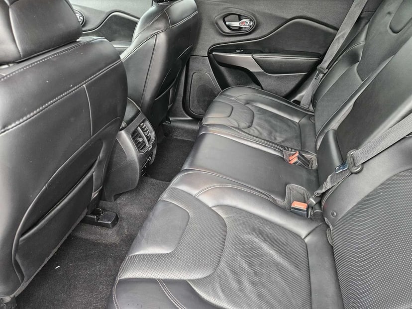2019 Jeep Cherokee - Image 28