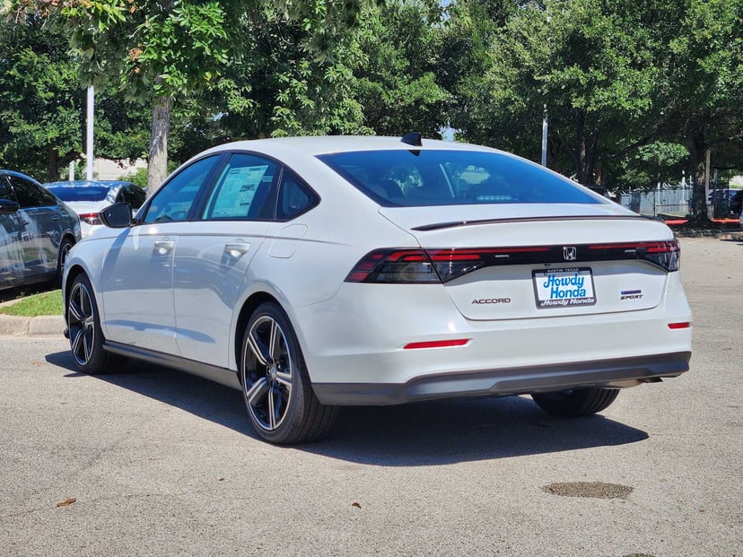 2026 Honda Accord Hybrid - Image 3