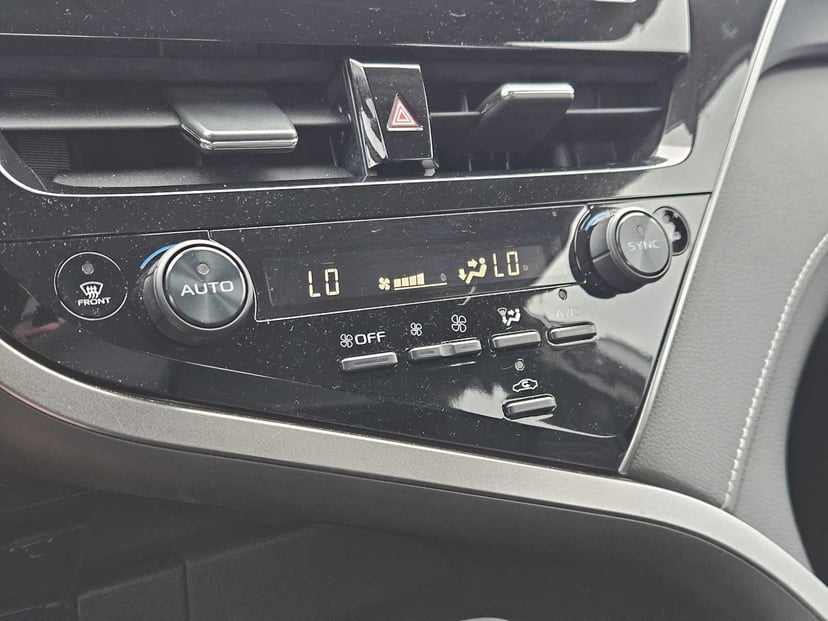 2022 Toyota Camry - Image 19