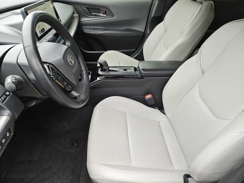 2024 Toyota Prius - Image 13