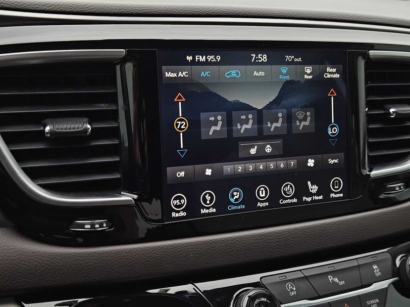 2018 Chrysler Pacifica - Image 18