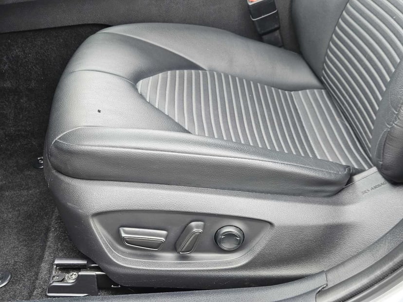 2022 Toyota Camry - Image 22