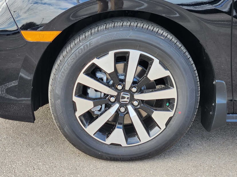 2026 Honda Odyssey - Image 8