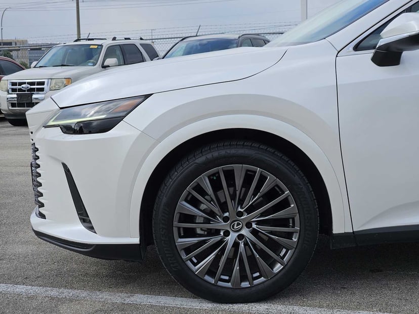 2023 LEXUS RX 350 - Image 8