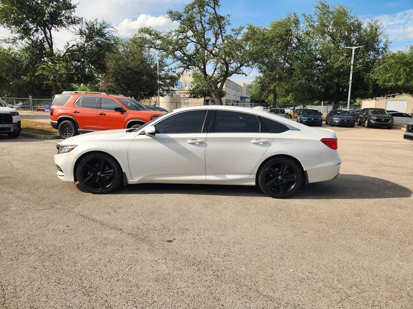 2018 Honda Accord Sedan - Image 2