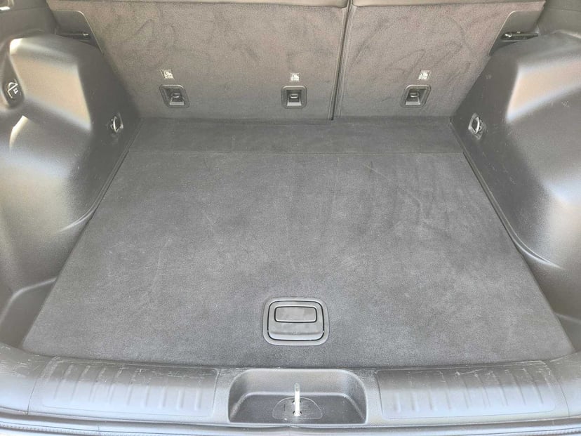 2019 Jeep Cherokee - Image 32