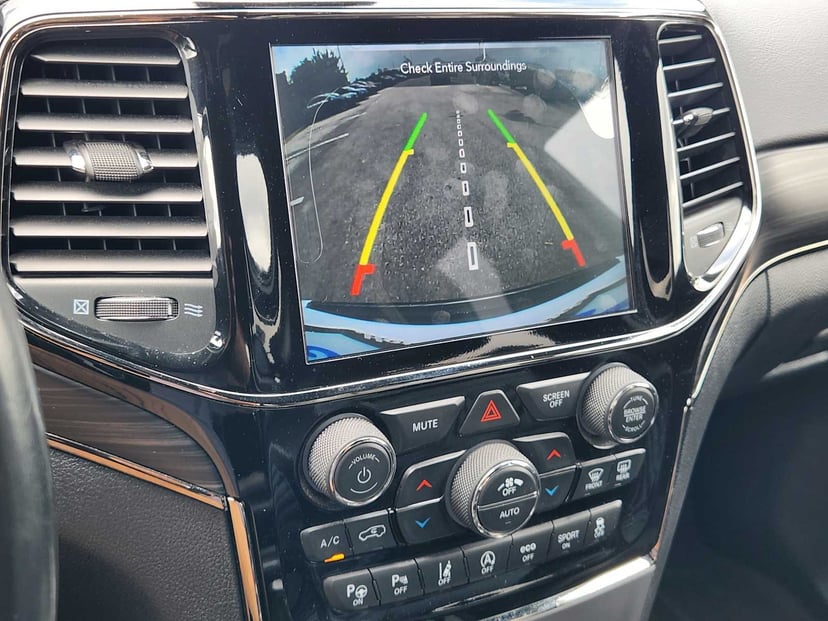 2020 Jeep Grand Cherokee - Image 18