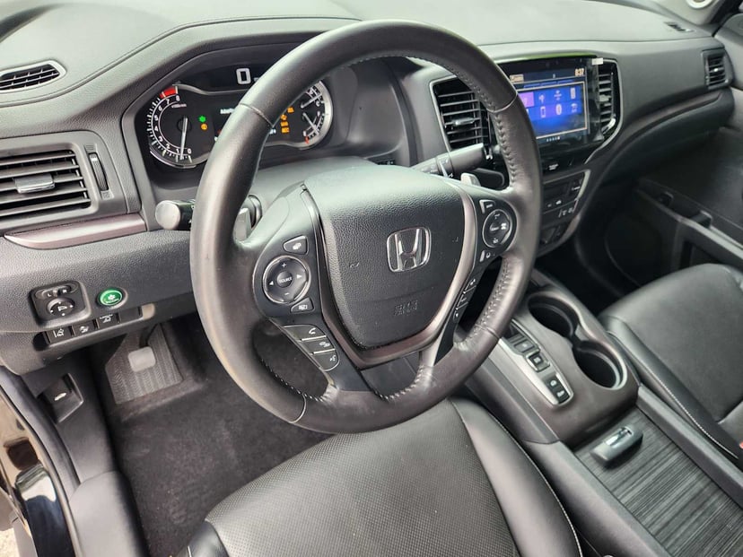 2023 Honda Ridgeline - Image 2