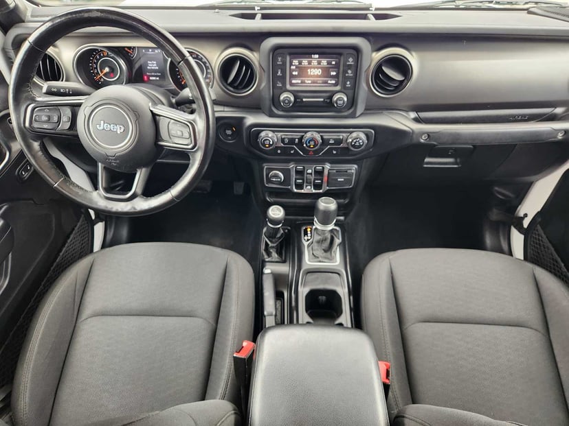 2020 Jeep Gladiator - Image 25