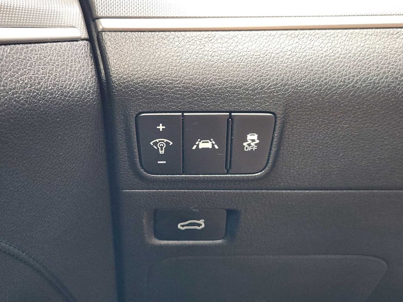 2023 Kia K5 - Image 21