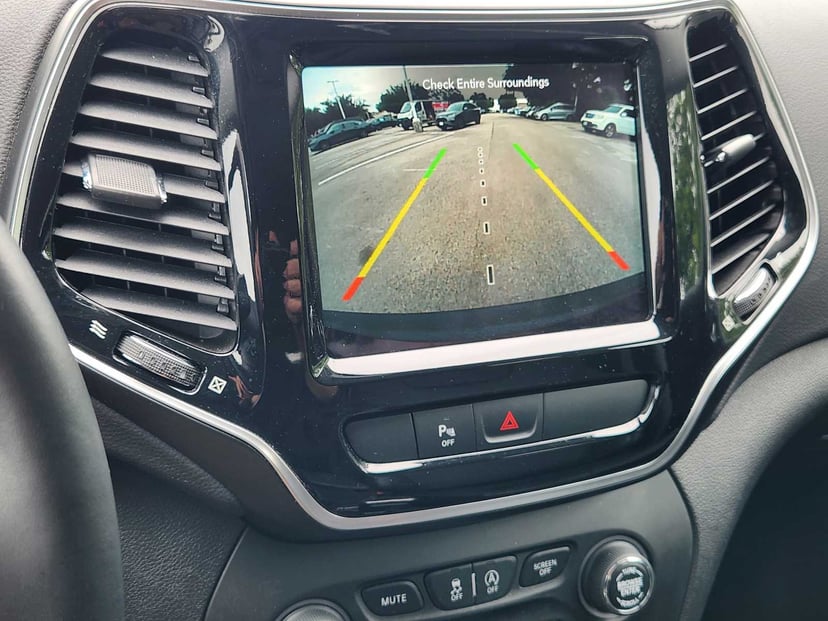 2020 Jeep Cherokee - Image 17