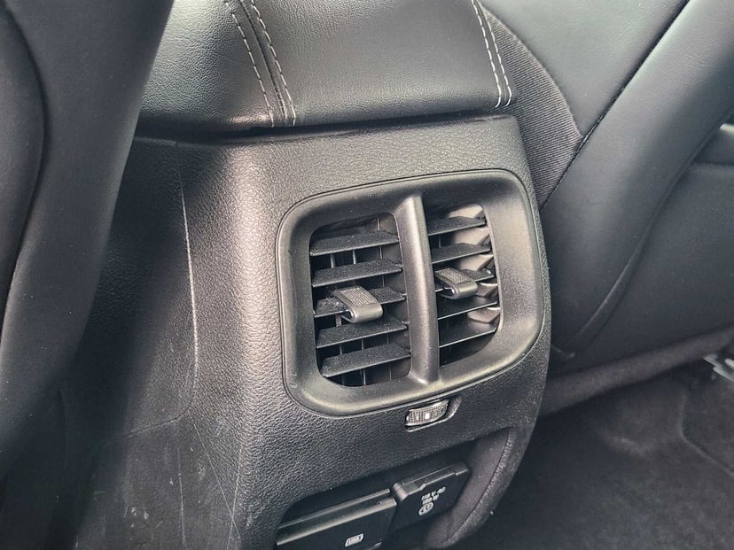 2020 Jeep Cherokee - Image 29