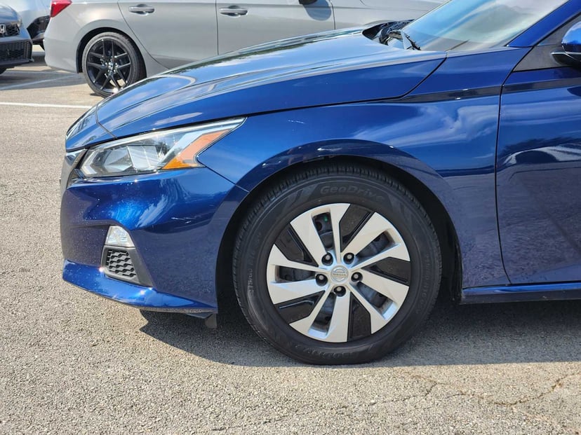 2019 Nissan Altima - Image 8