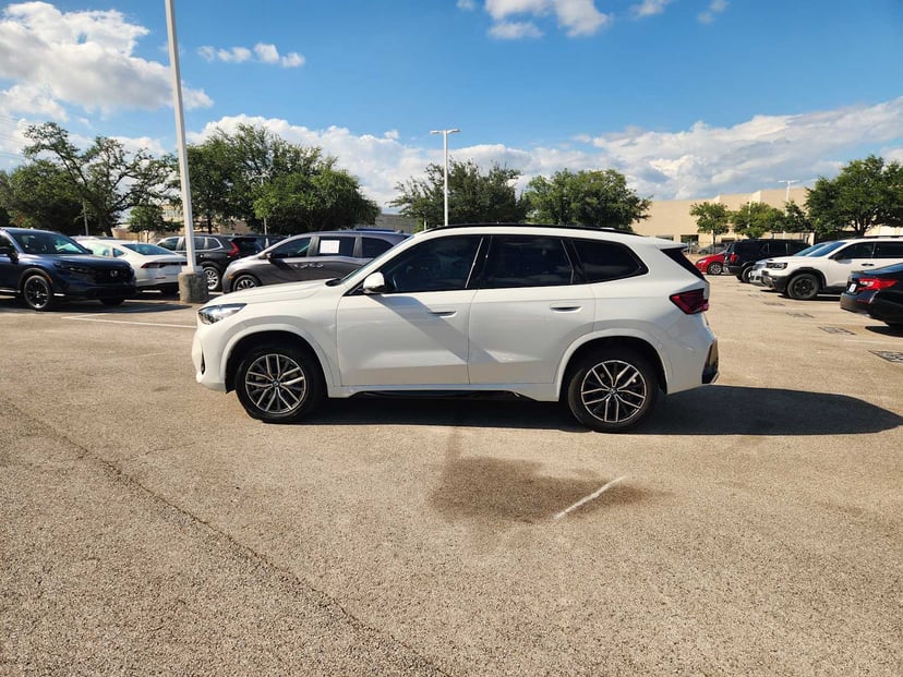 2023 BMW X1 xDrive28i - Image 2
