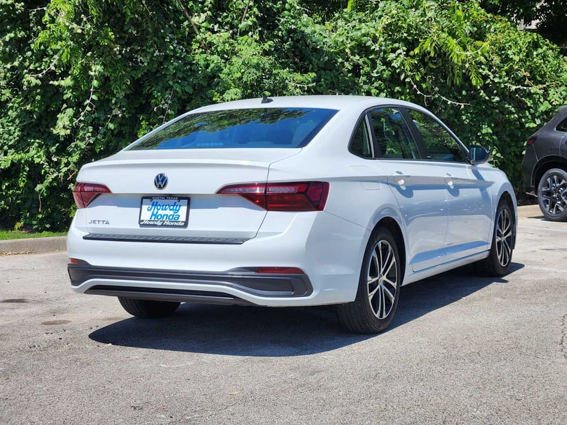 2023 Volkswagen Jetta - Image 6
