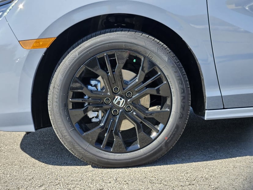 2026 Honda Odyssey - Image 8