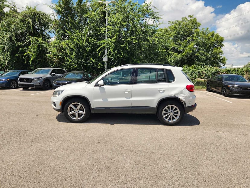 2018 Volkswagen Tiguan Limited - Image 2