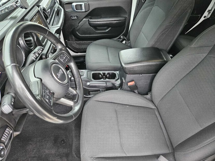 2021 Jeep Wrangler - Image 12