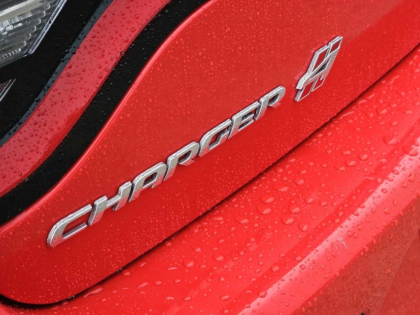 2018 Dodge Charger - Image 11
