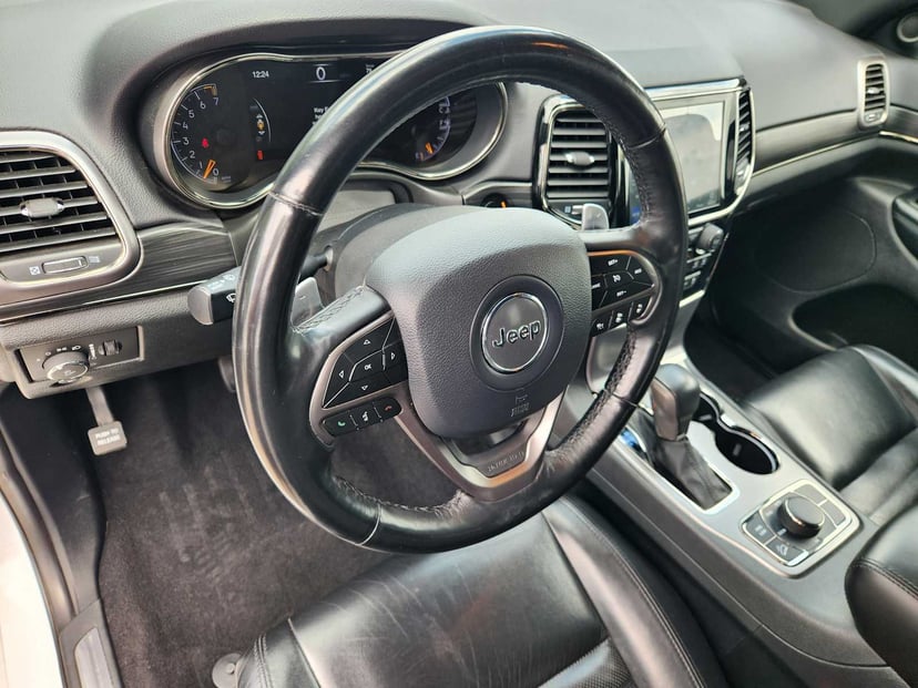 2020 Jeep Grand Cherokee - Image 2