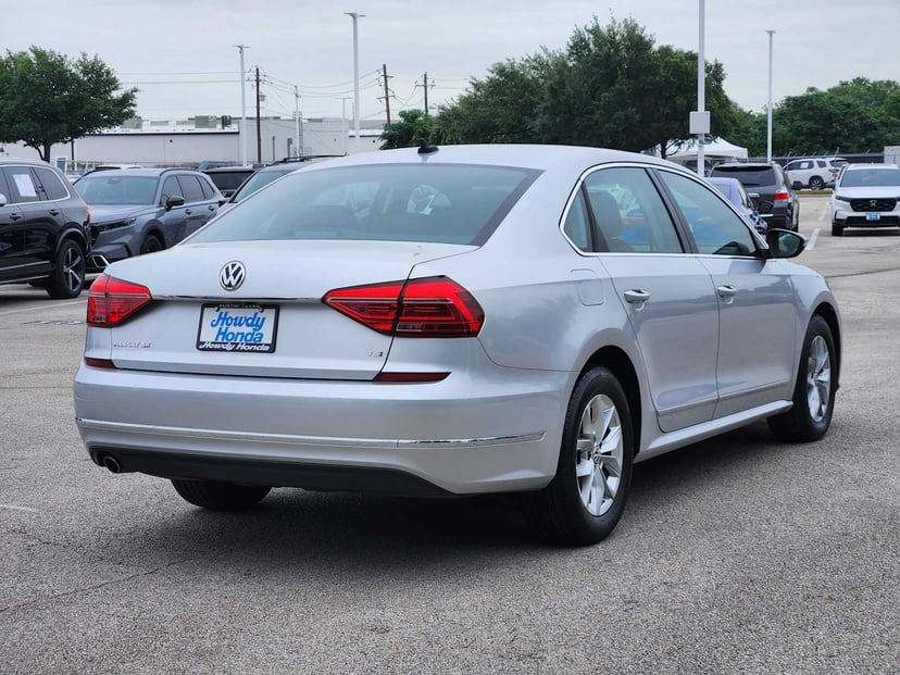 2016 Volkswagen Passat - Image 6