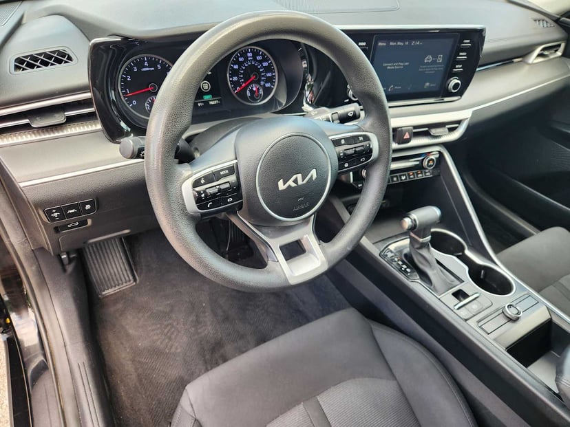 2023 Kia K5 - Image 2