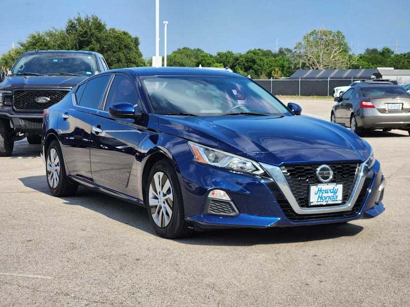 2019 Nissan Altima - Image 3