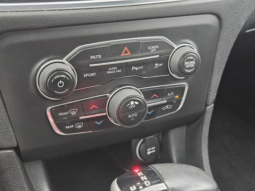 2018 Dodge Charger - Image 18