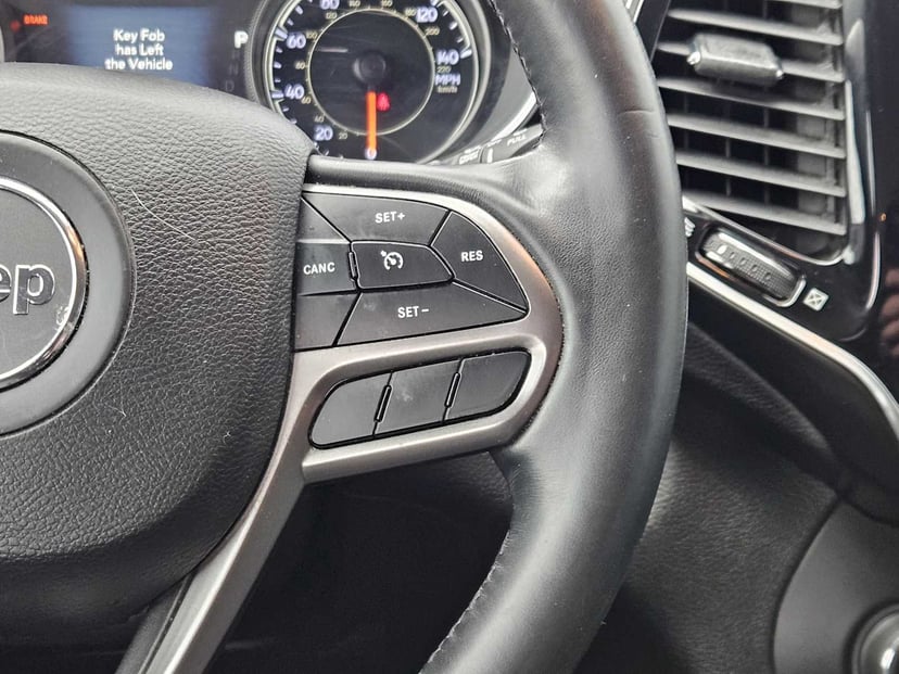 2019 Jeep Cherokee - Image 27