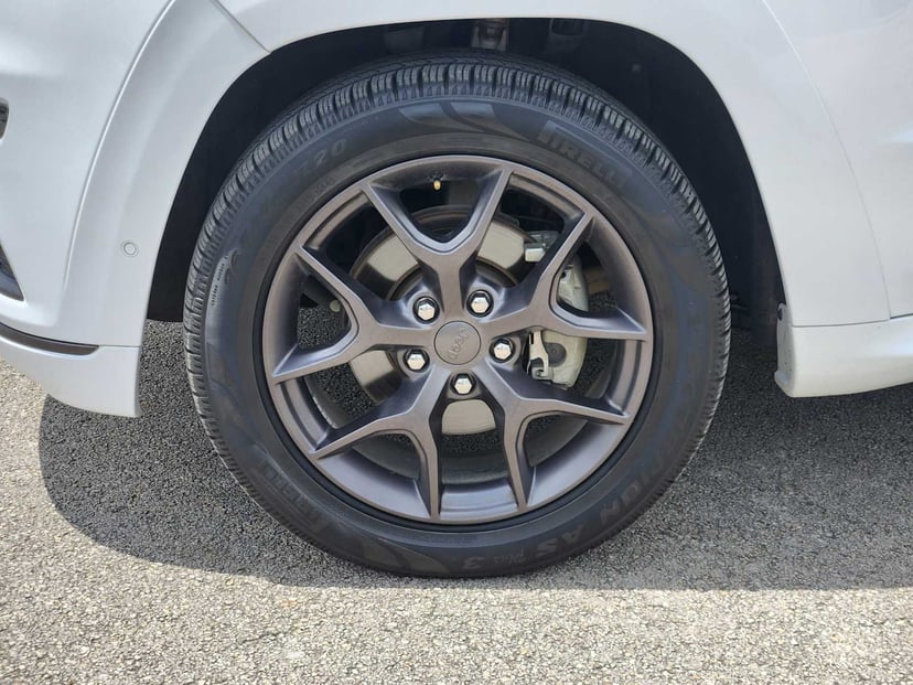 2020 Jeep Grand Cherokee - Image 9