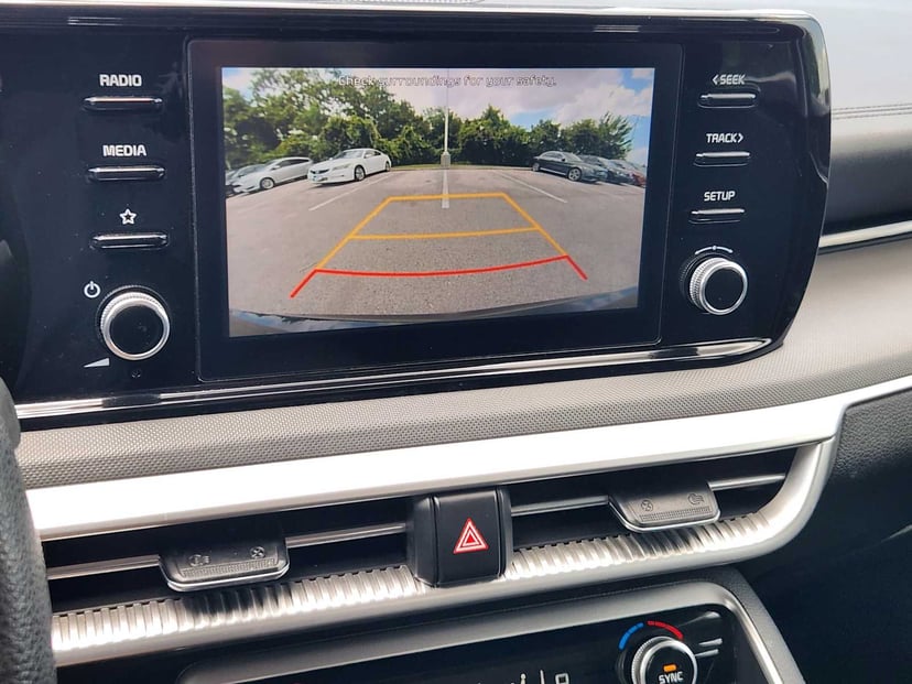 2023 Kia K5 - Image 17
