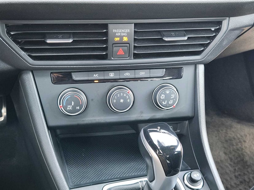 2023 Volkswagen Jetta - Image 19
