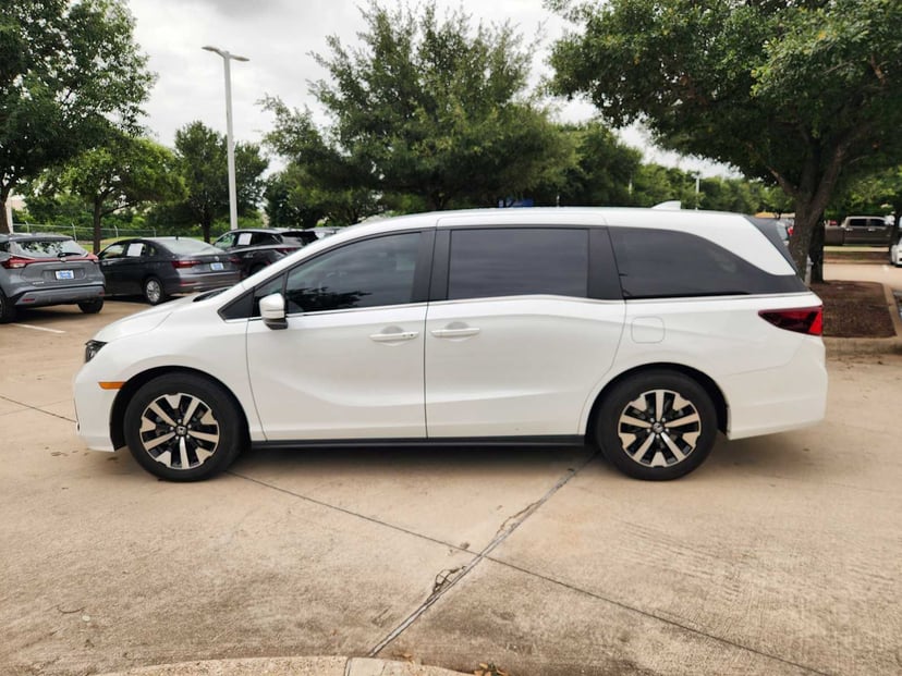 2025 Honda Odyssey - Image 4
