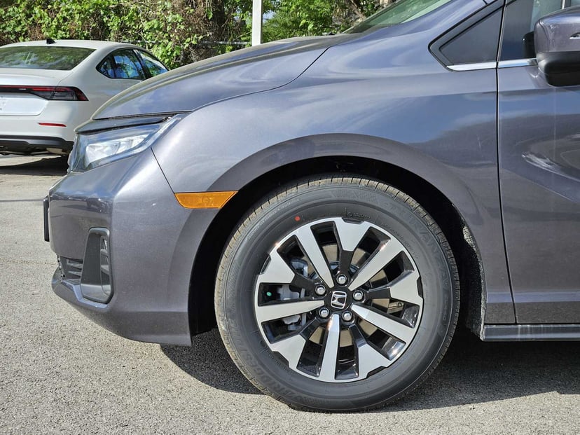 2026 Honda Odyssey - Image 8
