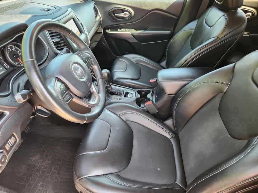 2019 Jeep Cherokee - Image 13