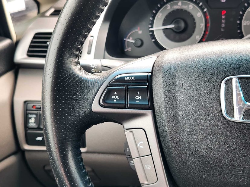 2011 Honda Odyssey - Image 28